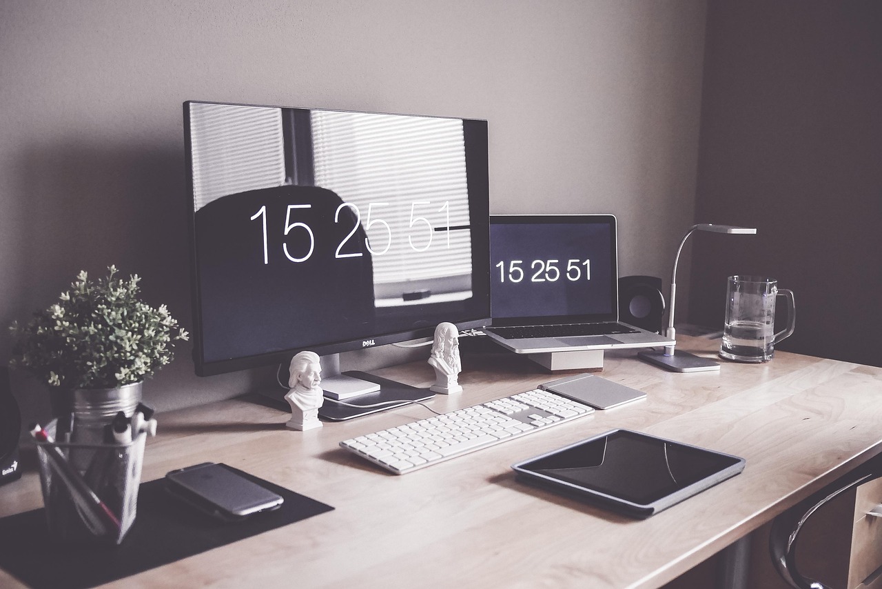 Mac 最佳桌面搭档：24 寸 4K 显示器选购指南（618 更新）